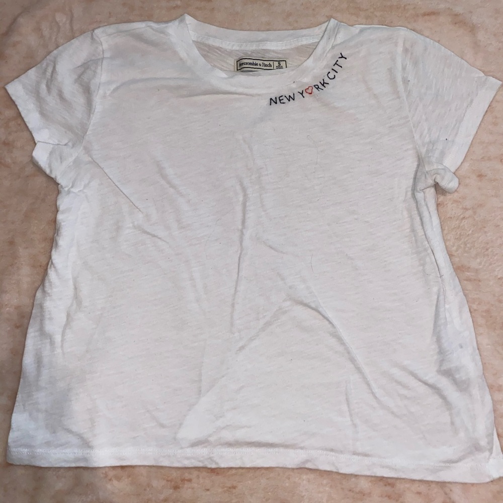 💗 3/$20 Abercrombie New York embroidered top